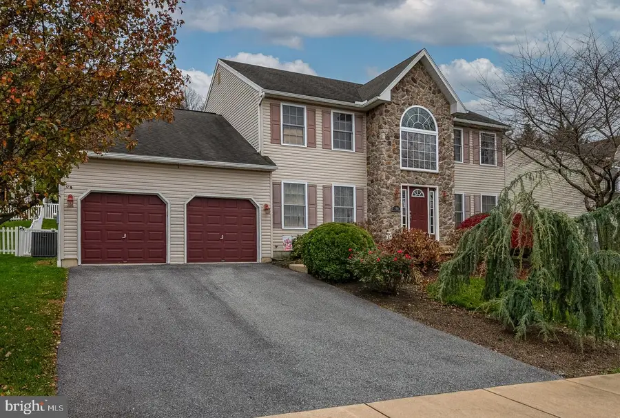 908 Kate Dr, Reading, PA 19608 - Image #3