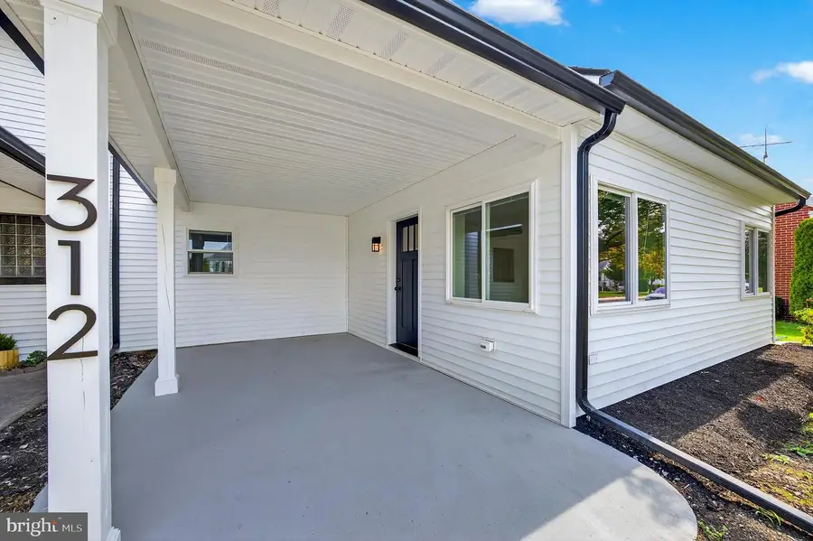 312 E Washington St, Fleetwood, PA 19522 - Image #3