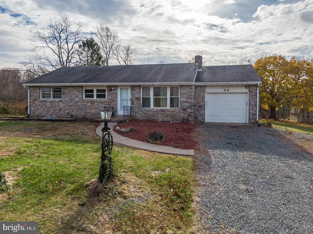 44 Fredericksville Rd, Mertztown, PA 19539 - Image #1