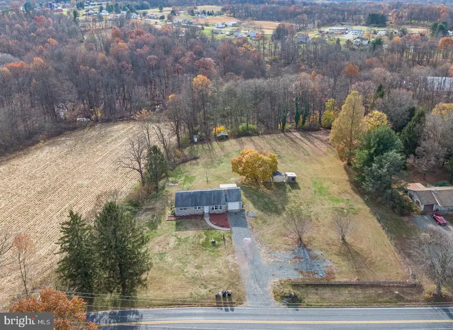 44 Fredericksville Rd, Mertztown, PA 19539 - Image #2