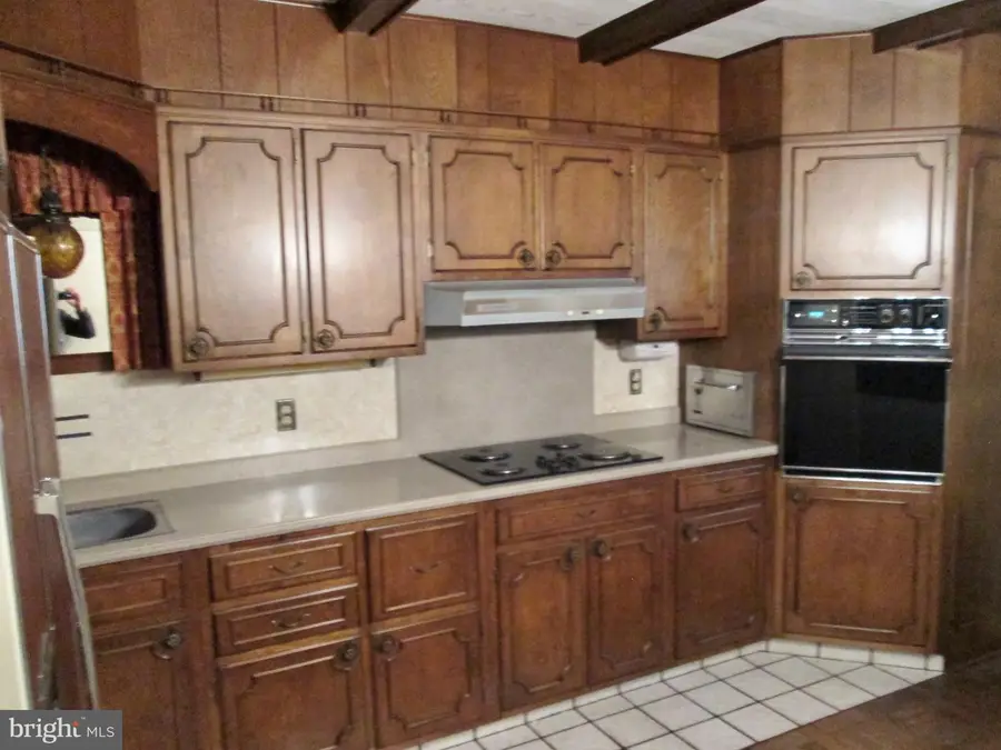 1043 Walnut St, Reading, PA 19601 - Image #2