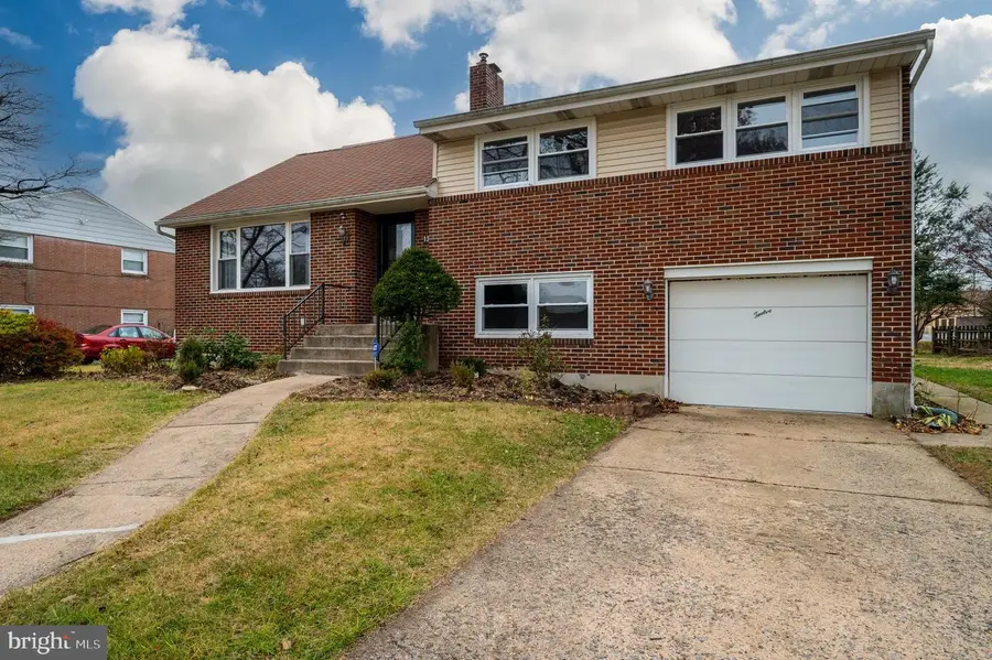 12 Vista Rd, Reading, PA 19610 - Image #2