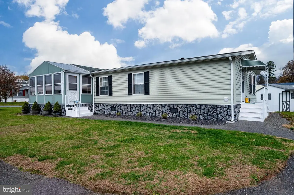 400 Allenbrook Ln, Reading, PA 19606 - Image #1
