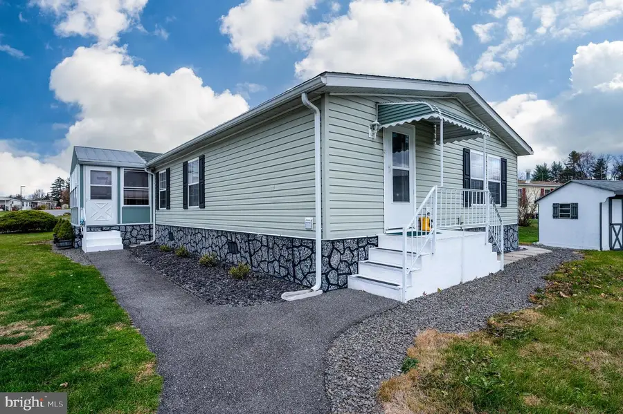 400 Allenbrook Ln, Reading, PA 19606 - Image #3