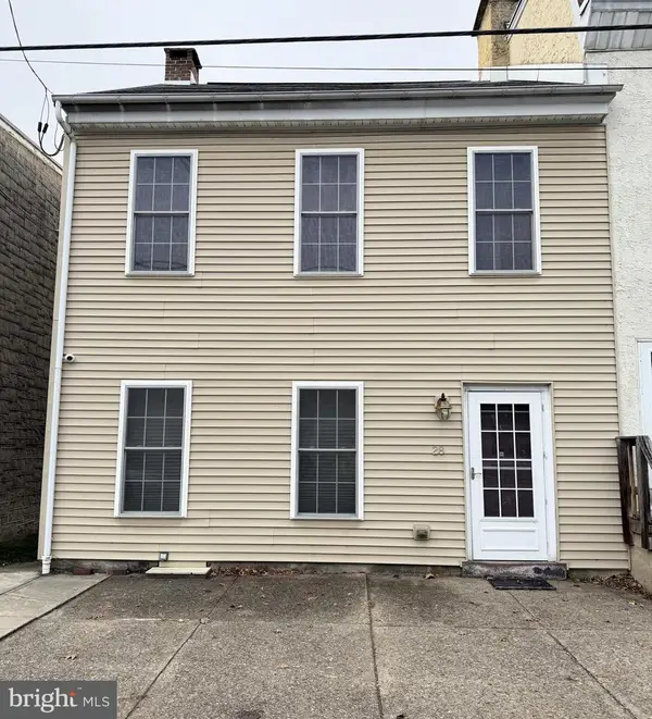 28 S 3rd St, HAMBURG, PA 19526