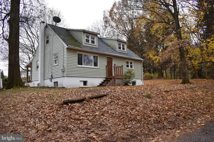 127 Cedar Ln, Reading, PA 19607 - Image #2