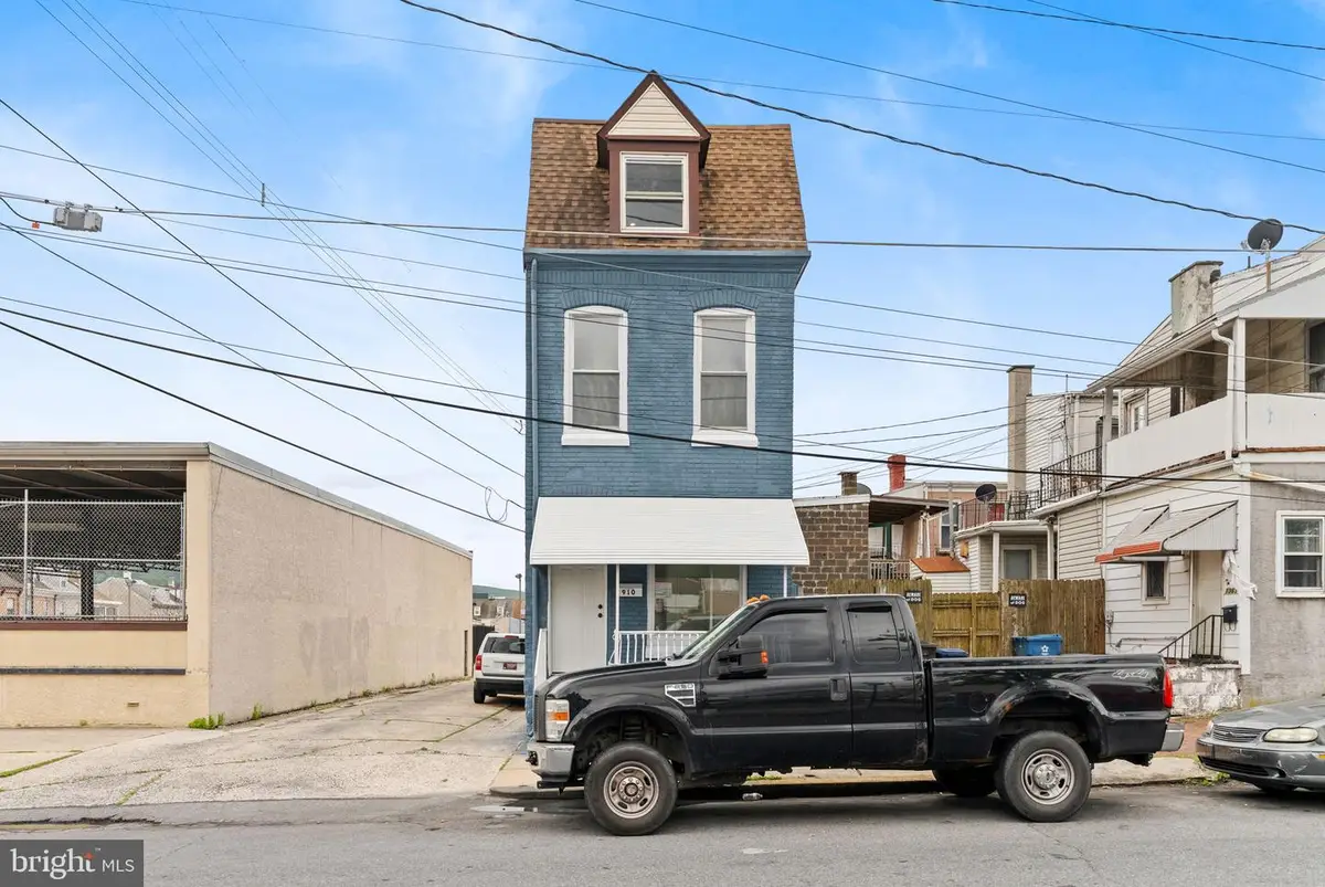 910 Pike St, Reading, PA 19604 - Image #1