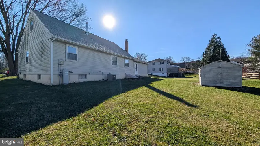 308 Spohn Rd, Reading, PA 19608 - Image #3