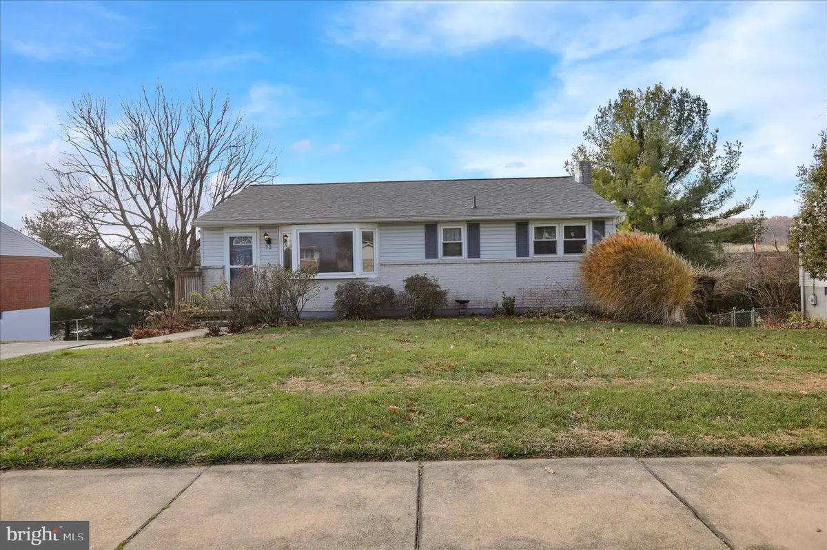 72 Mountain Blvd, Wernersville, PA 19565 - Image #1