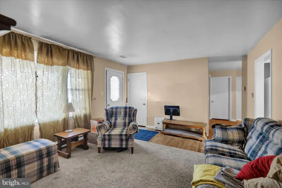 1072 Grandell Ave, Reading, PA 19605 - Image #2