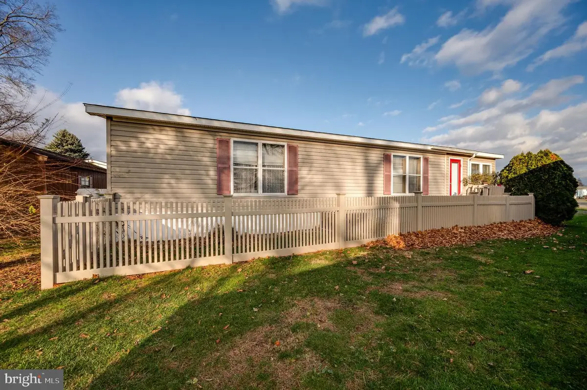 217 Knollwood Ln, Reading, PA 19606 - Image #1