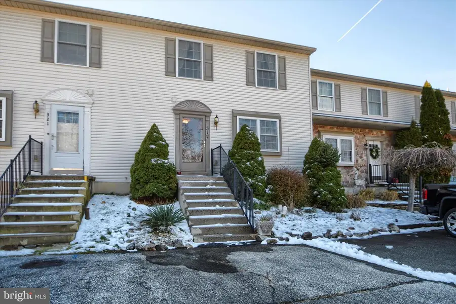 317 White Birch Ln, Blandon, PA 19510 - Image #2