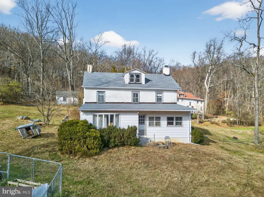 40 Wheeler Ln, Bally, PA 19503 - Image #2