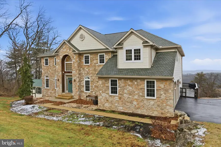 465 Rebers Bridge Rd, Reading, PA 19608 - Image #2