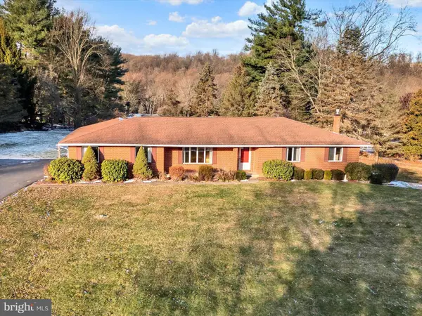 31 Barbara Dr, ALBURTIS, PA 18011