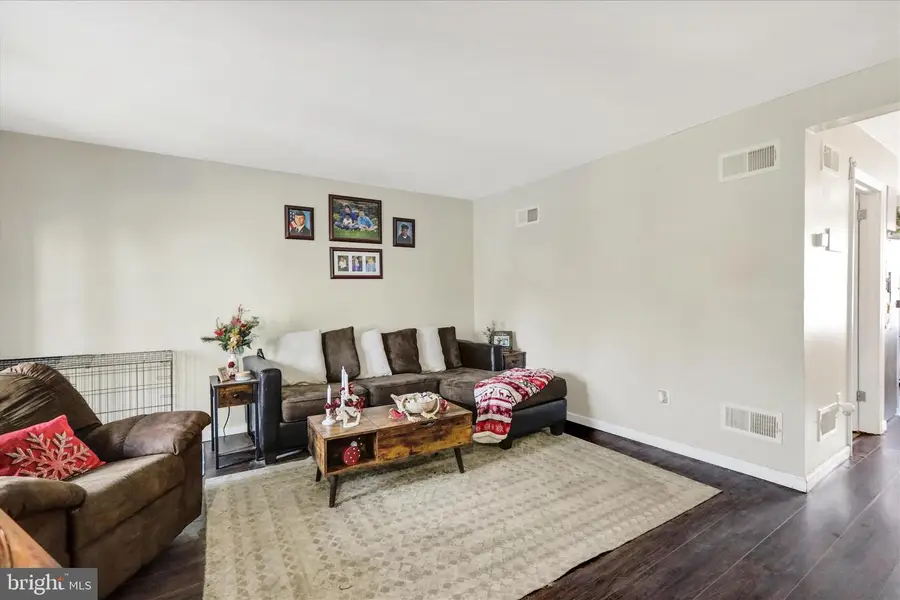 32 N Canal St, Leesport, PA 19533 - Image #2