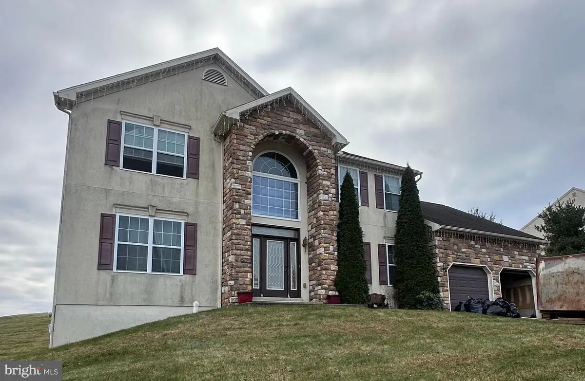 256 Buckhead Ln, Douglassville, PA 19518 - Image #1