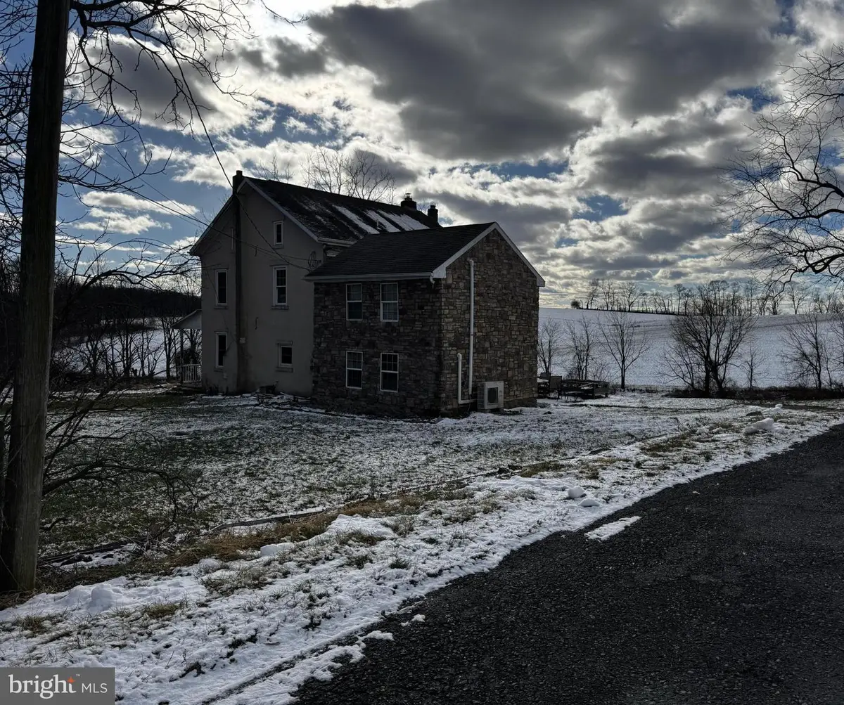 304 Valley Rd, Bernville, PA 19506 - Image #1