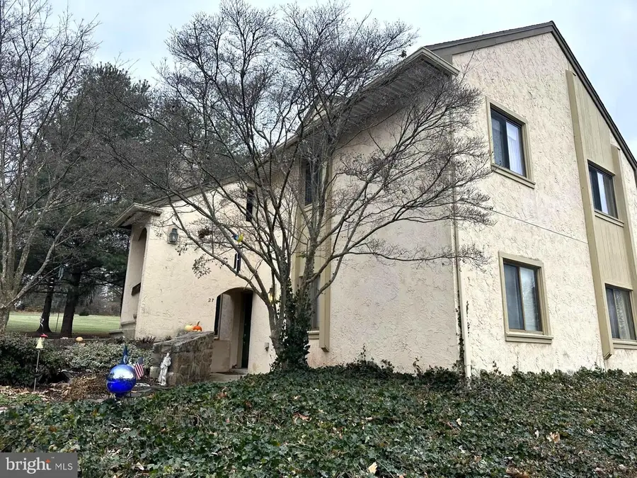 27 Muirfield Dr, Reading, PA 19607 - Image #2