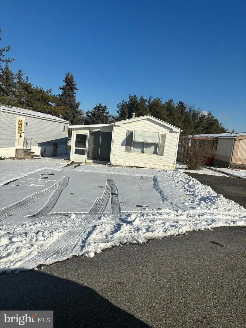 1011 Yarrow Ave, Reading, PA 19605 - Image #1