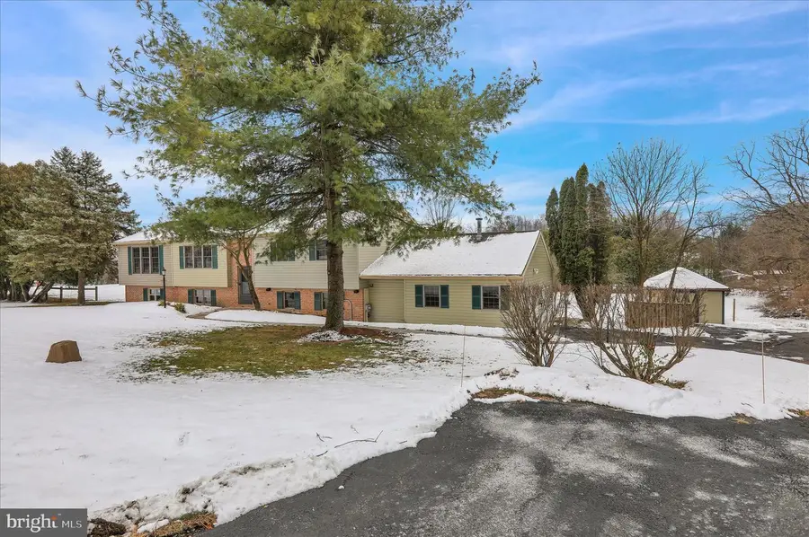 282 Ernst Rd, Mohrsville, PA 19541 - Image #2