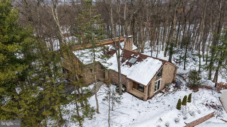 27 Eagle Ln, Reading, PA 19607 - Image #3