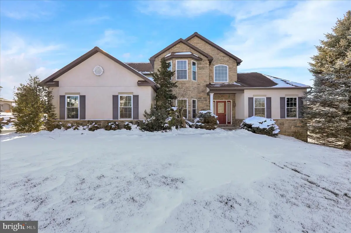 46 Augusta Ln, Fleetwood, PA 19522 - Image #1