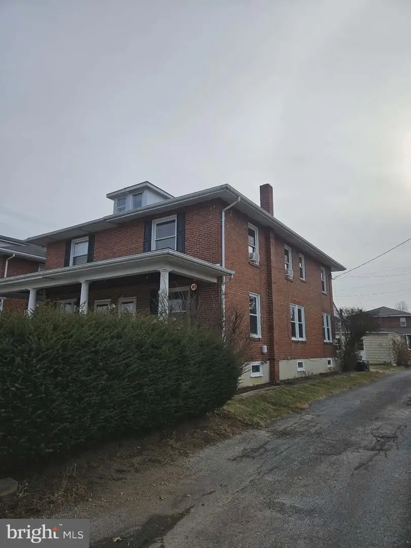 144 W Elm St, Reading, PA 19607 - Image #2