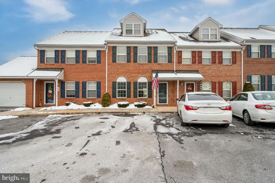 10 Chesterwood Cir, Reading, PA 19607 - Image #2
