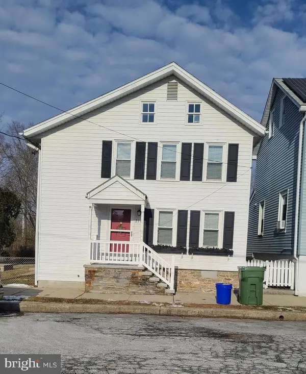 214 W 2nd St, BERNVILLE, PA 19506