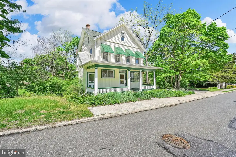 147 Walnut St, Mohnton, PA 19540 - #3