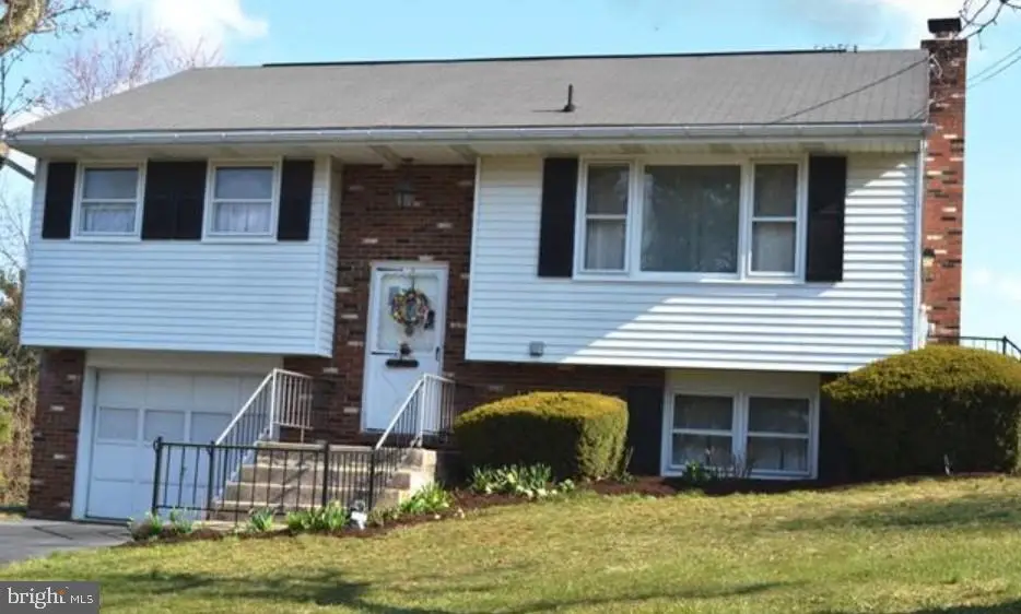 631 W Franklin St, Womelsdorf, PA 19567 - Image #1