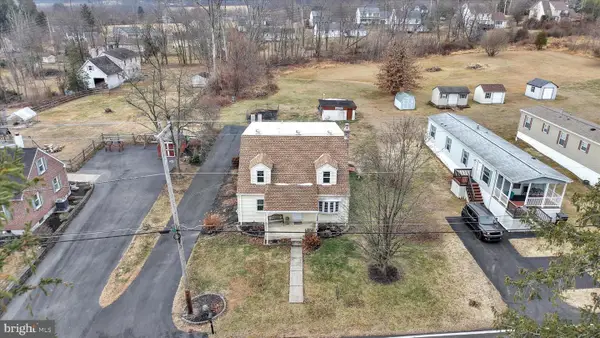 529 Englesville Rd, BOYERTOWN, PA 19512