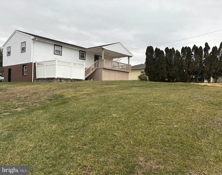 933 Philadelphia Ave, Reading, PA 19607 - Image #2