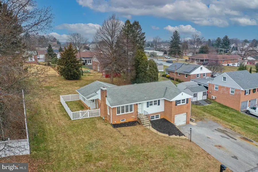 713 Acacia Ave, Reading, PA 19605 - Image #2