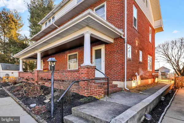 2012 Spring St, READING, PA 19609