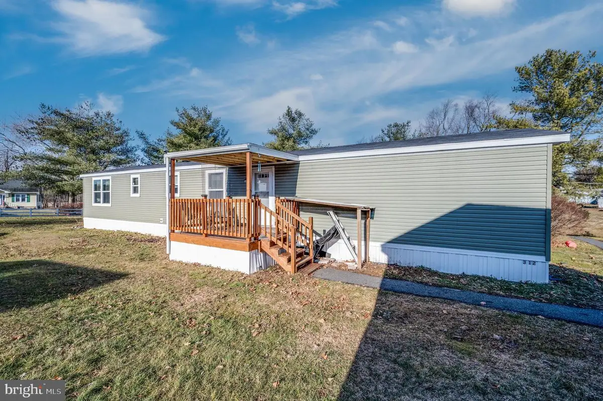 312 Hampshire Ave, Reading, PA 19606 - #1