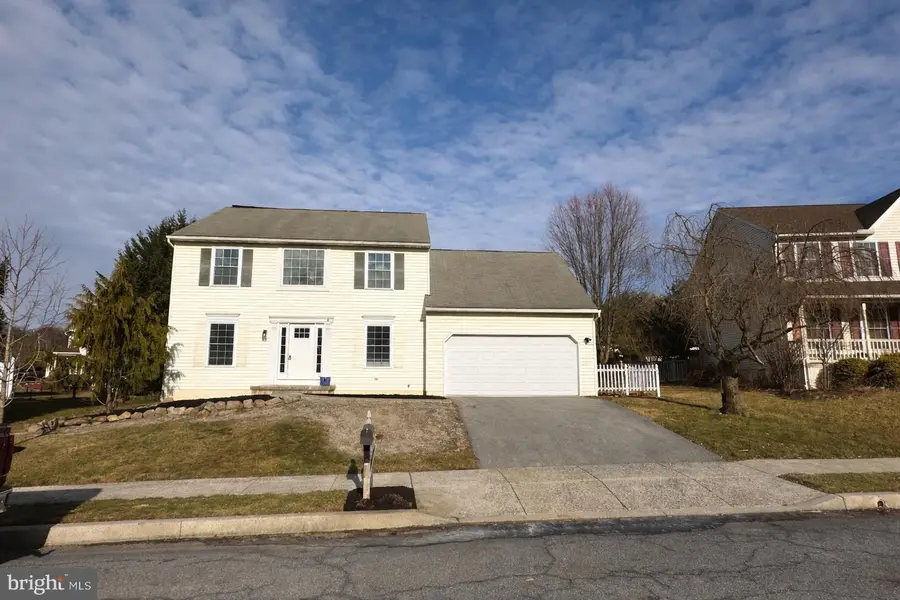 1049 Christina Dr, Leesport, PA 19533 - Image #2
