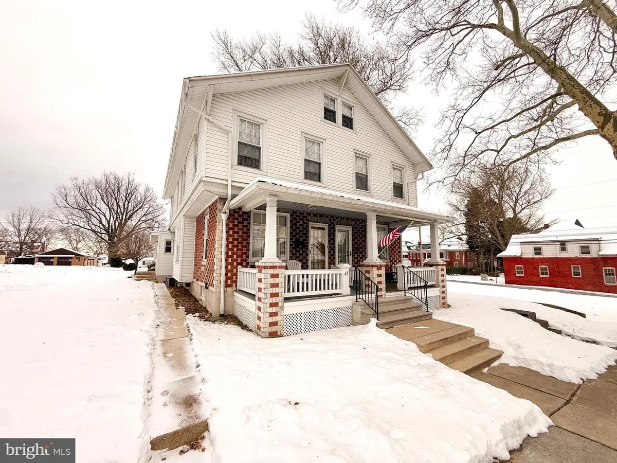 43 N Pearl St, Wernersville, PA 19565 - #1