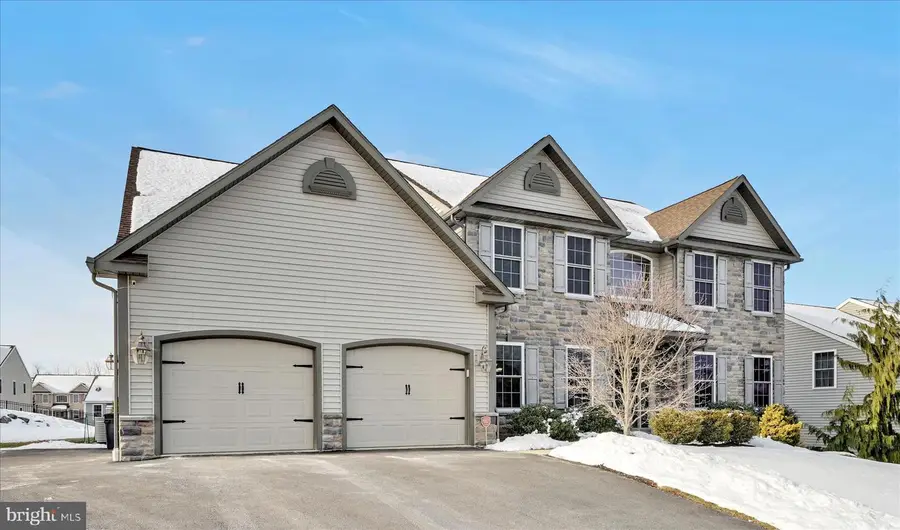 62 Stella Dr, Reading, PA 19608 - #2