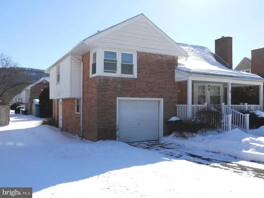 909 Brighton Ave, Reading, PA 19606 - Image #3