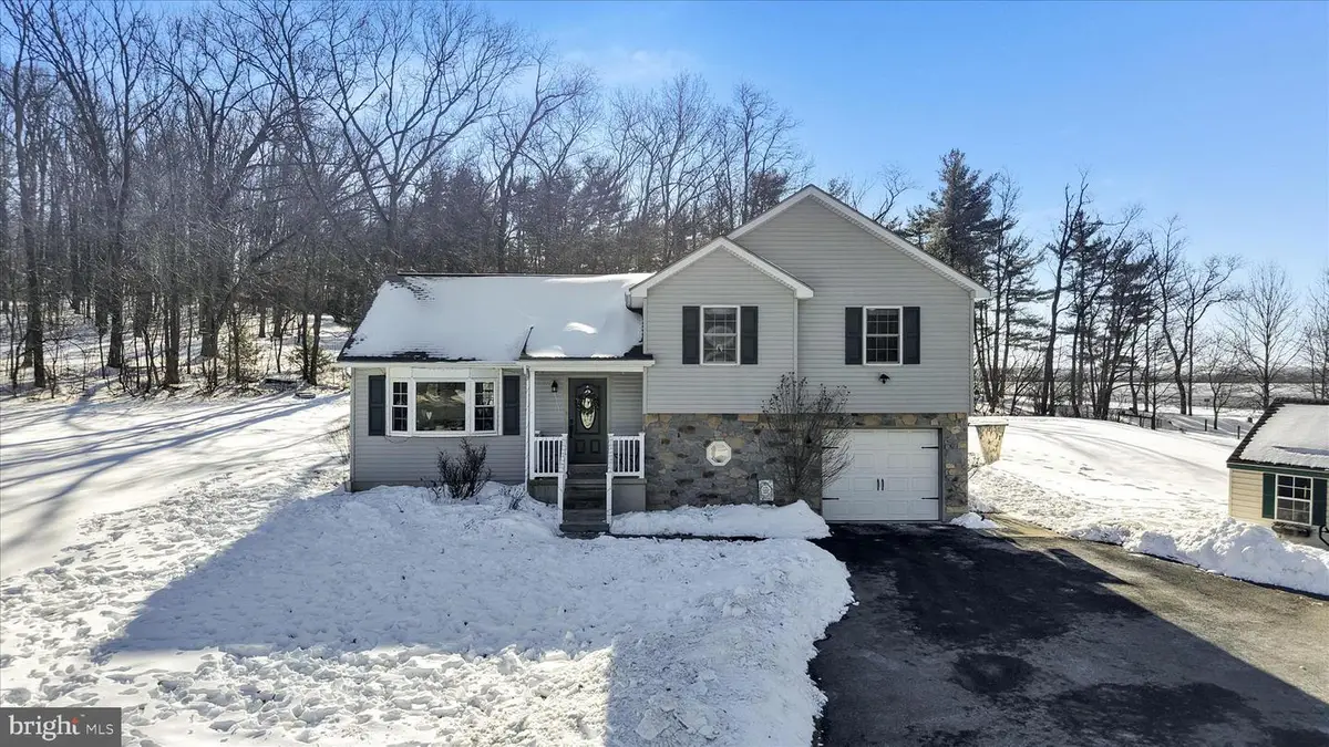 245 Dove Rd, Fredericksburg, PA 17026 - Image #1