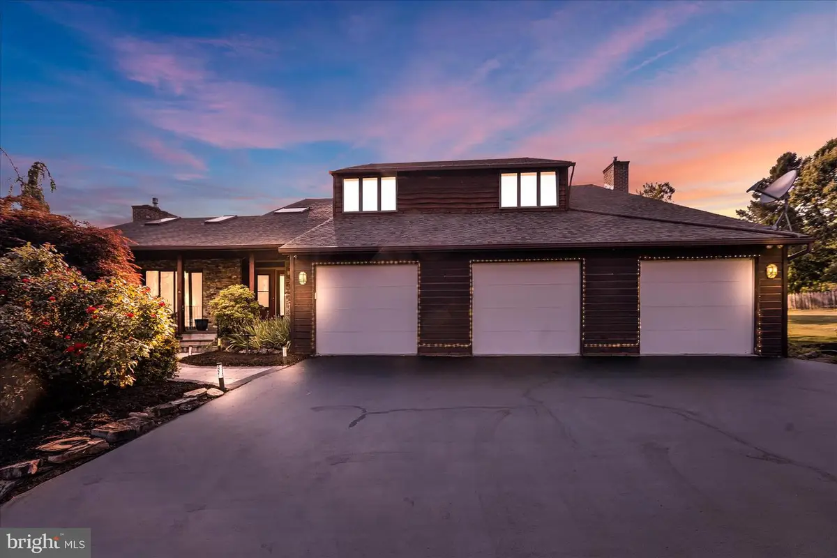 16 Scotland Dr, Reading, PA 19606 - Image #1