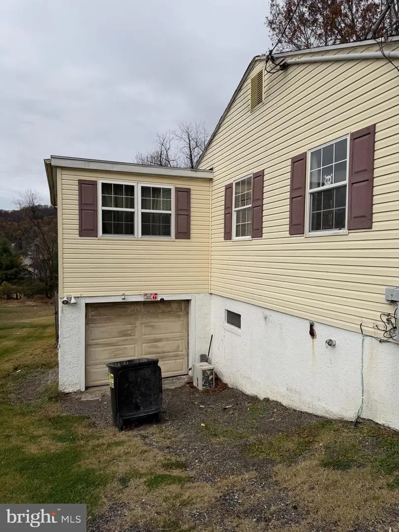 1311 Butter Ln, Reading, PA 19606 - Image #2
