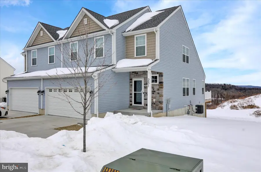 231 Sunglo Dr, Leesport, PA 19533 - #2