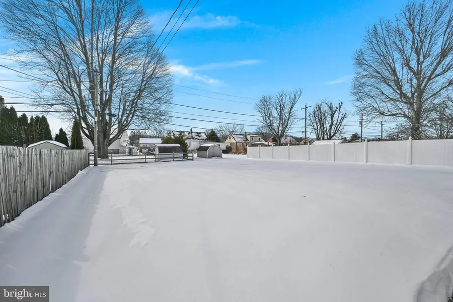 526 Harding Ave, Reading, PA 19607 - #3