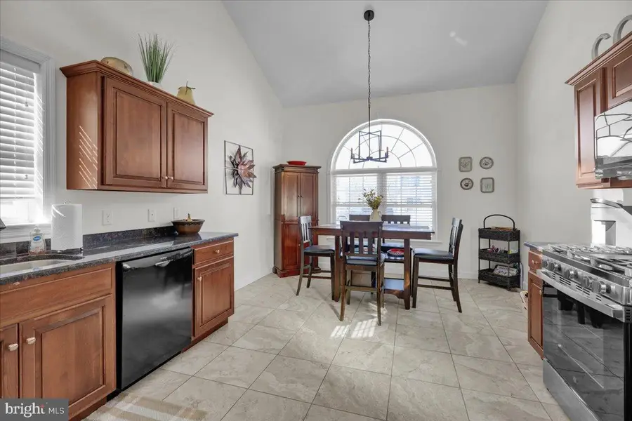 61 Regina Dr, Reading, PA 19608 - #3