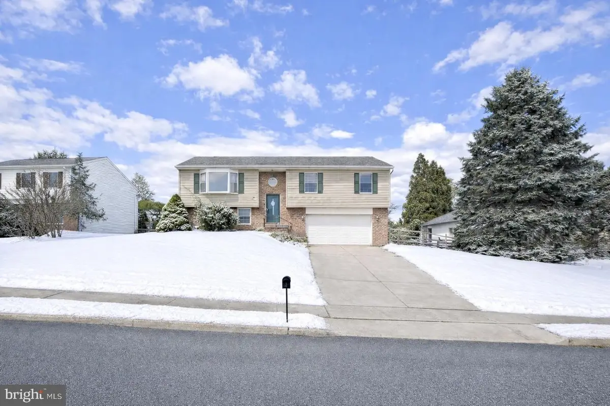 821 Colonial Dr, Birdsboro, PA 19508 - #1