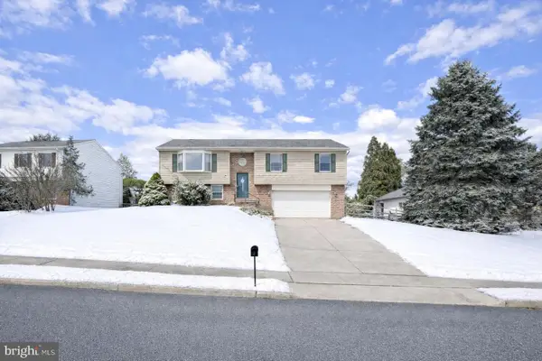 821 Colonial Dr, BIRDSBORO, PA 19508