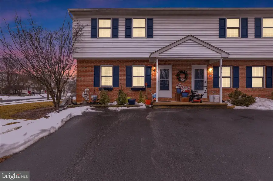 119 Carriage Dr, Wernersville, PA 19565 - #2